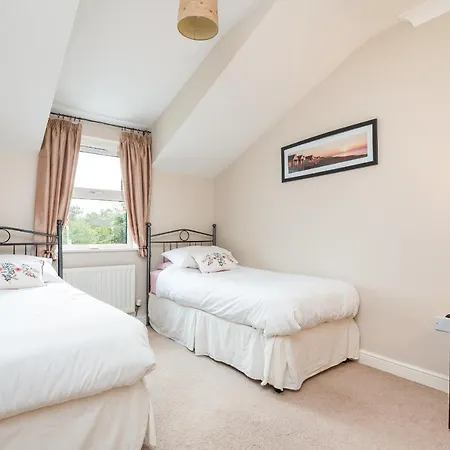 Spacious 2 Bed 2 Bath With Parking - Pet Friendly
