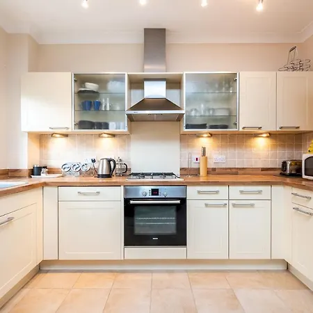 Spacious 2 Bed 2 Bath With Parking - Pet Friendly Lejlighed York